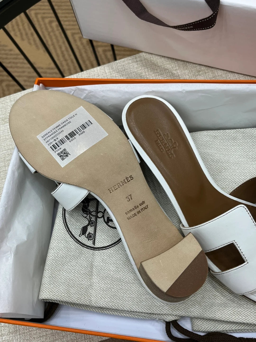 Mules Oasis