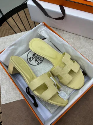 Mules Oasis
