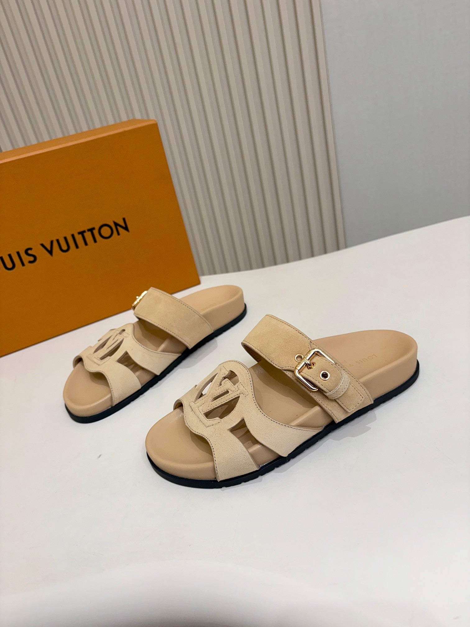 Mules LV