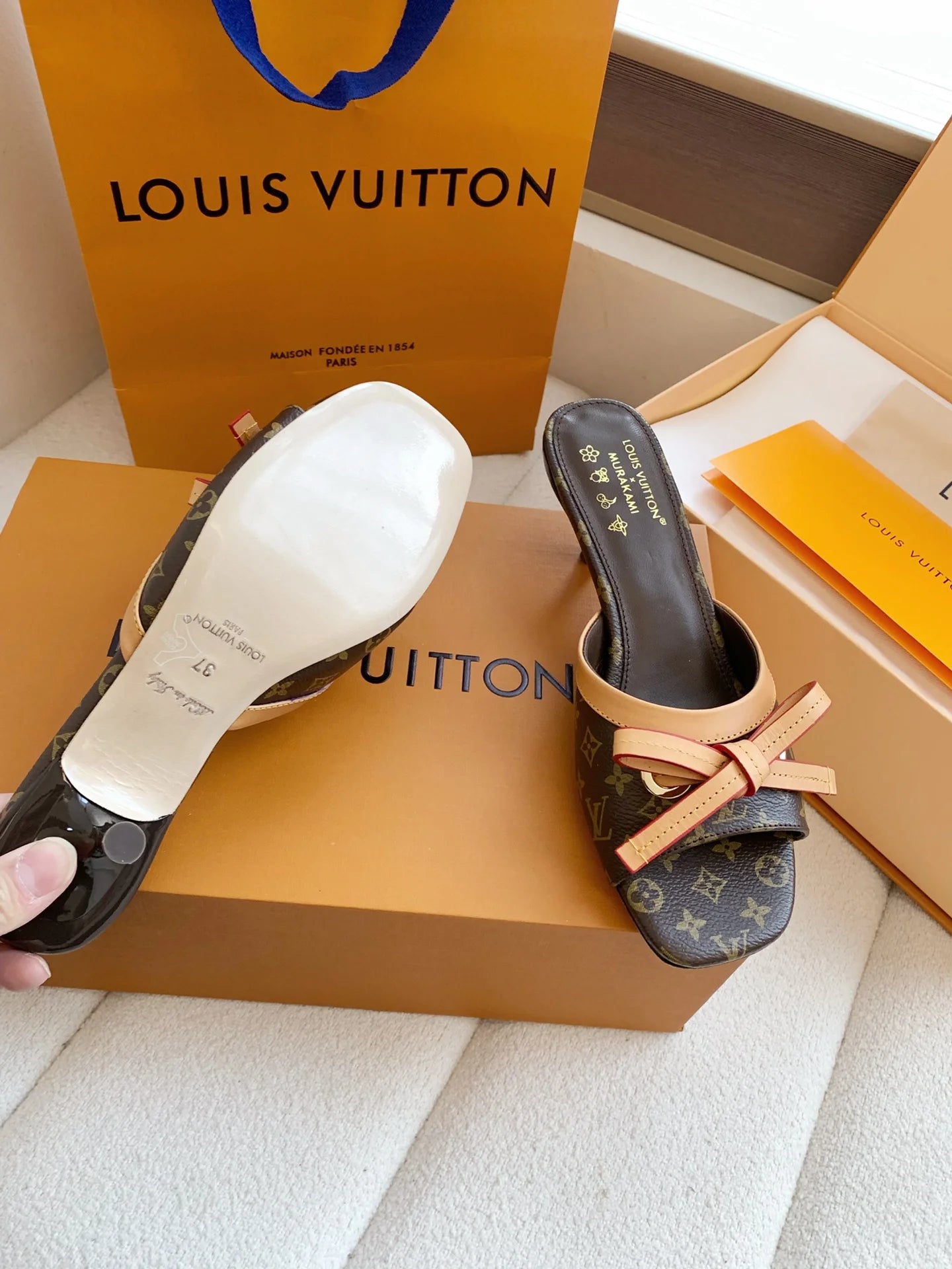 Mules talon LV