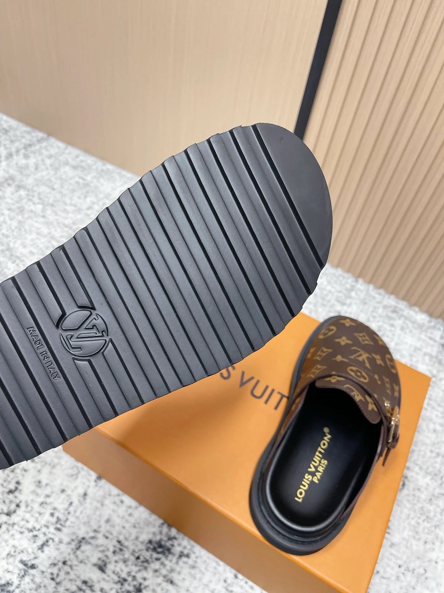 Mules LV