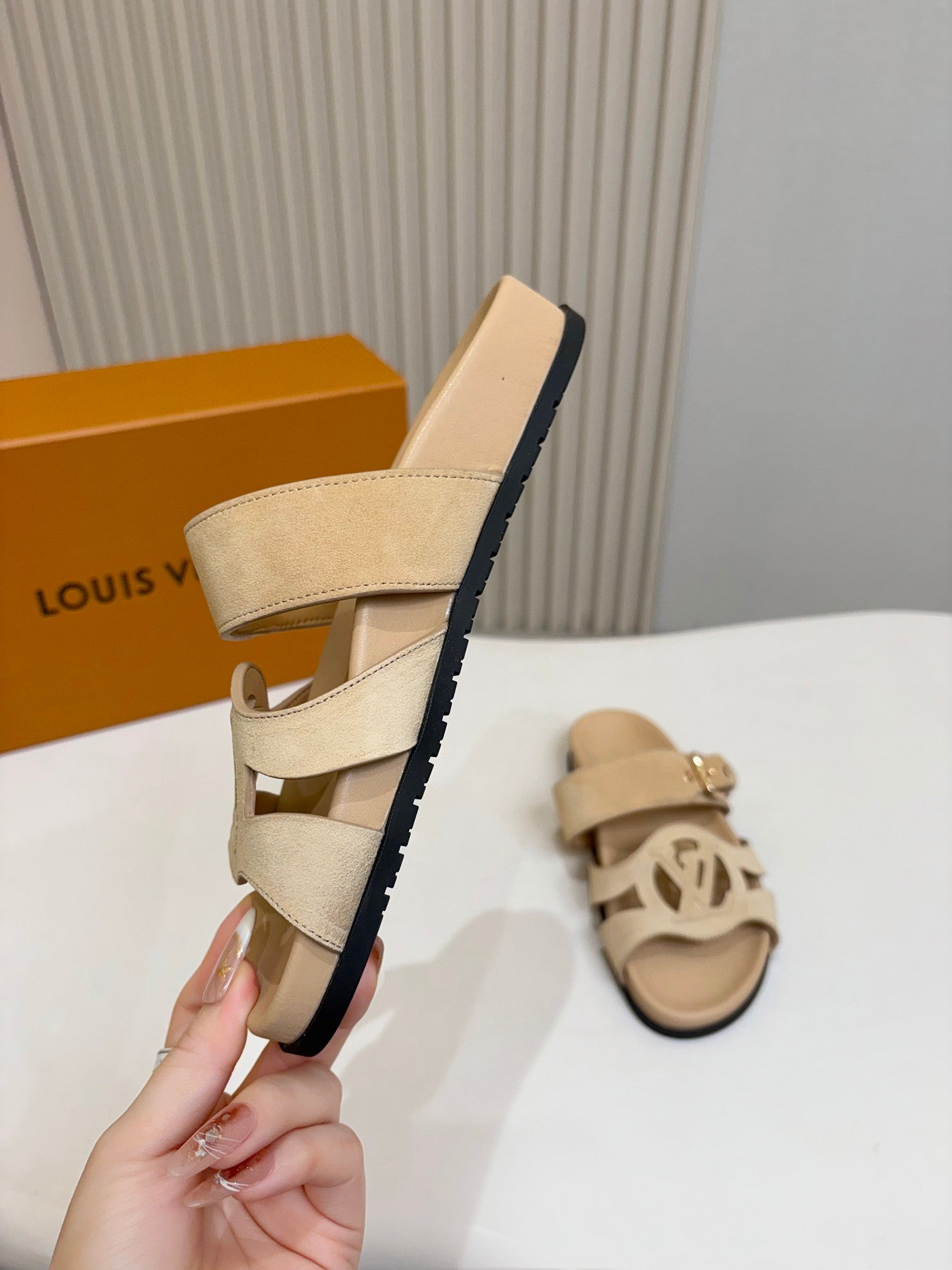 Mules LV