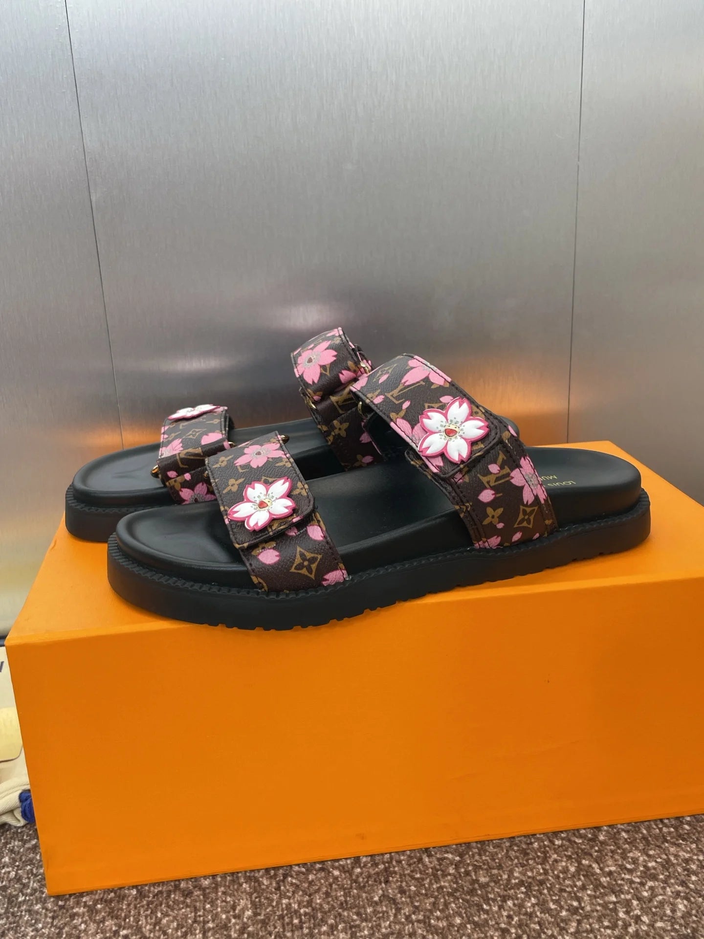 Mules LV