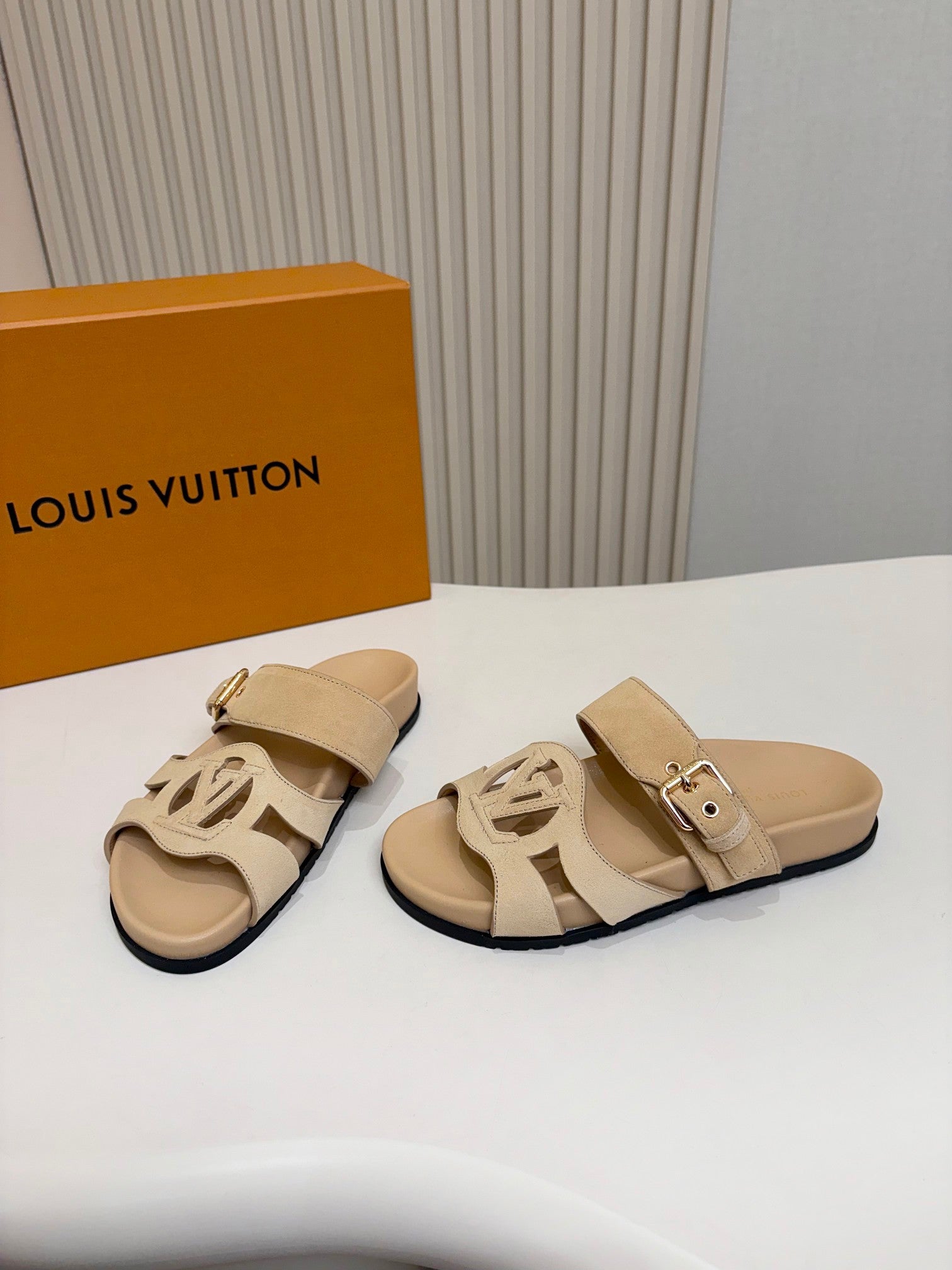 Mules LV