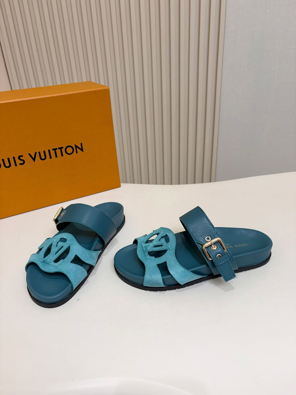 Mules LV