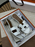 Mules Oasis