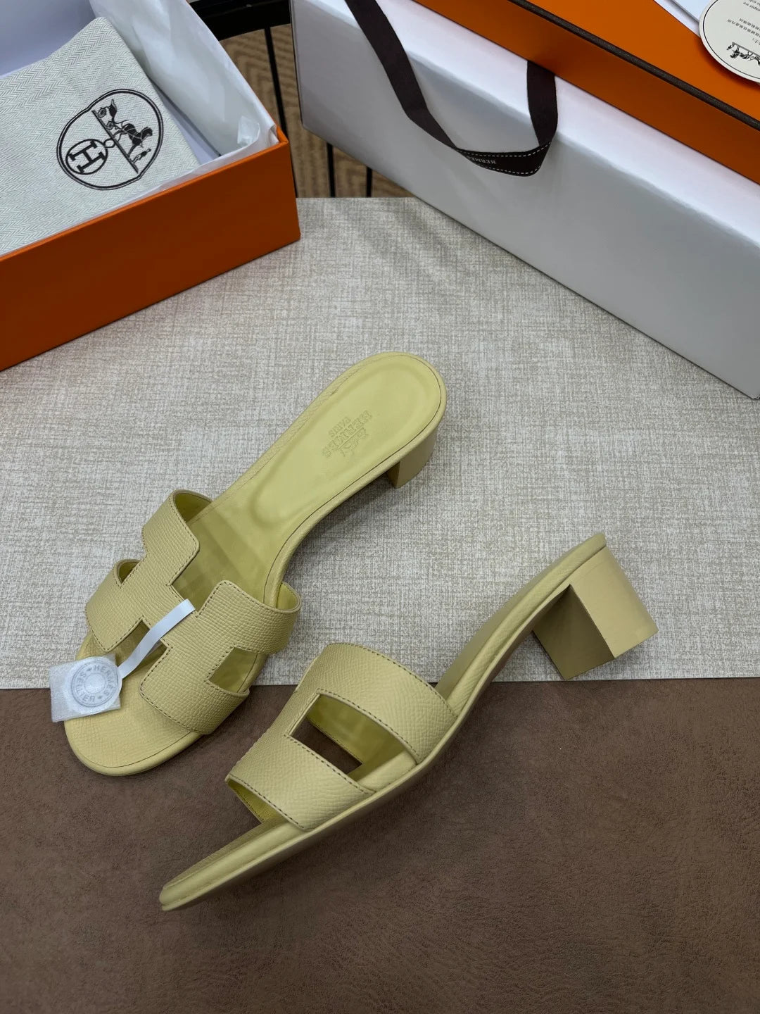 Mules Oasis