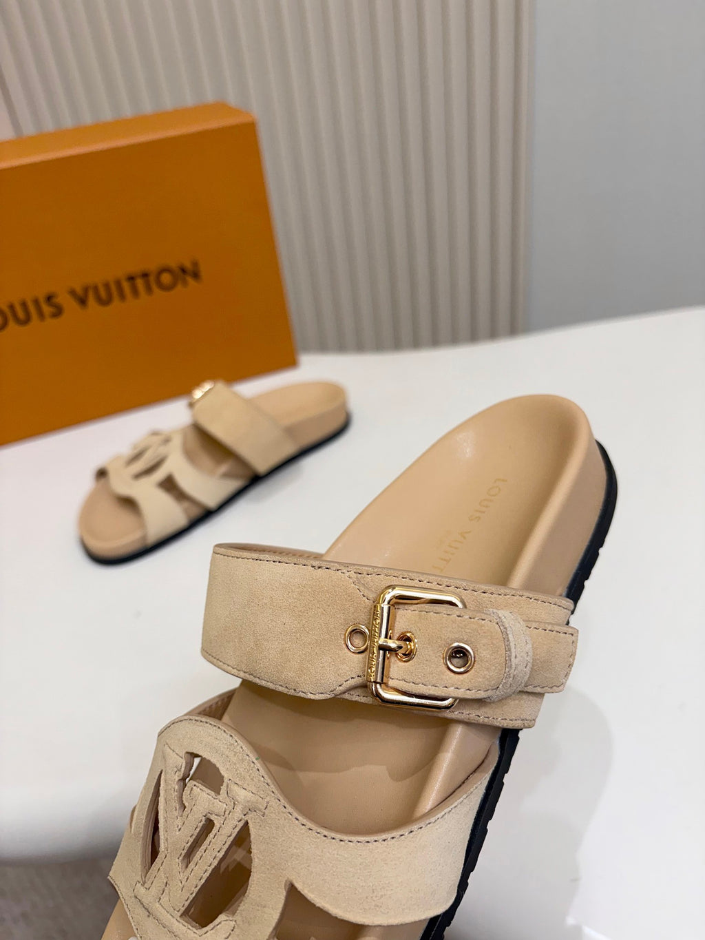 Mules LV