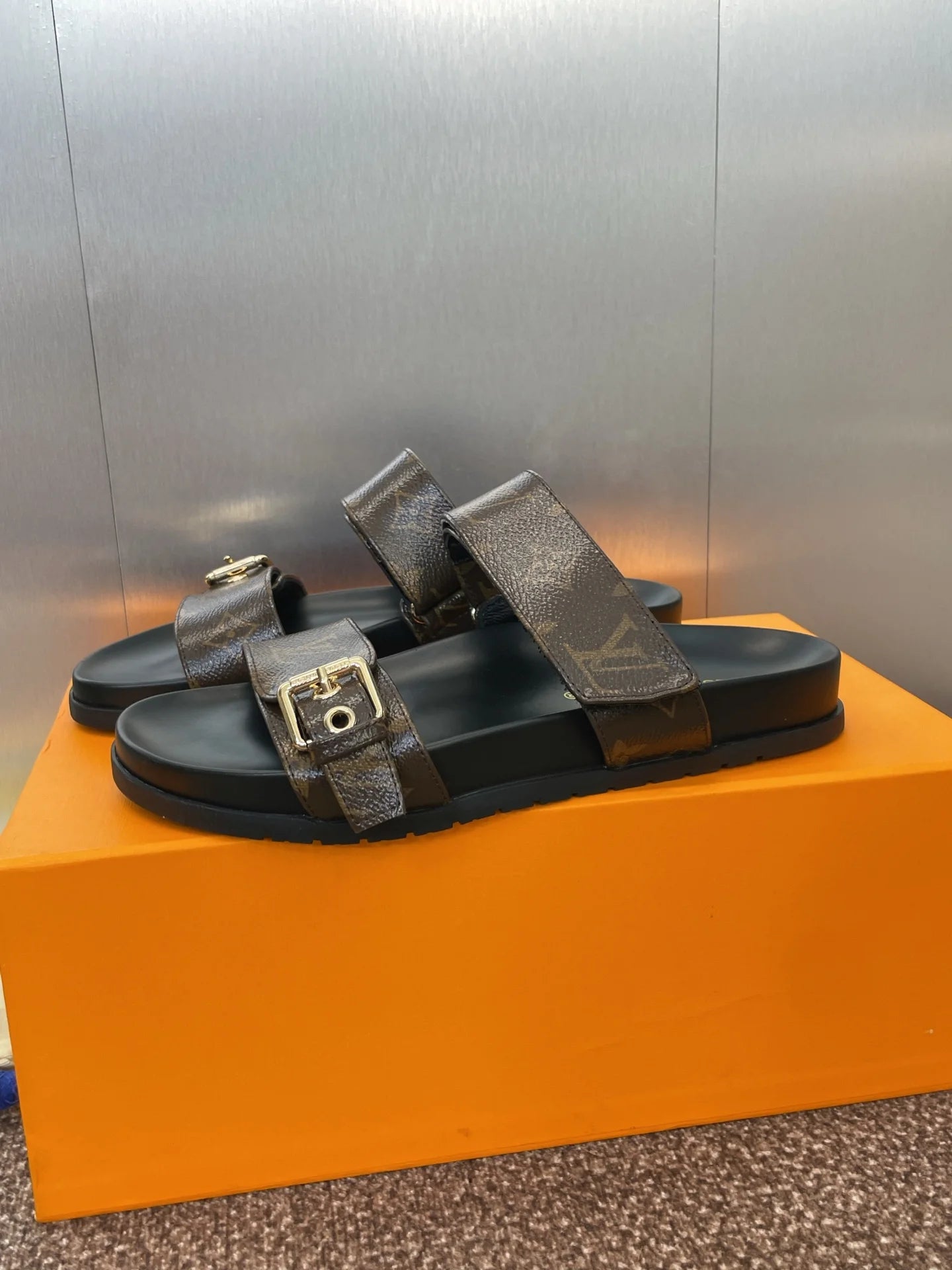 Mules LV