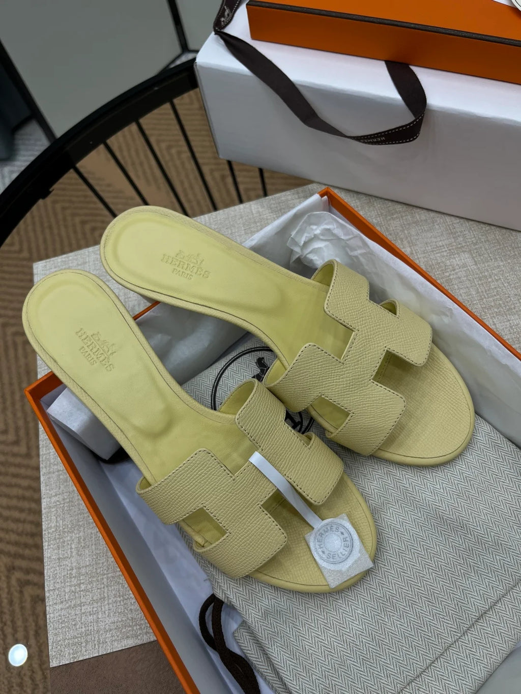Mules Oasis