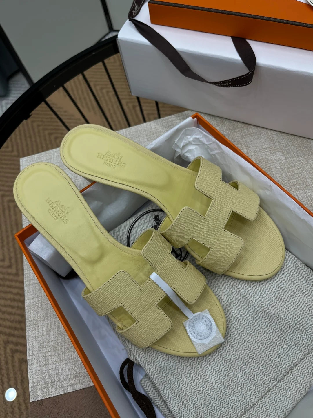 Mules Oasis