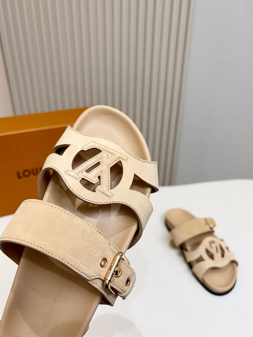Mules LV